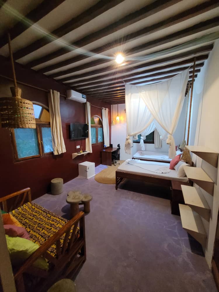 Twin Beds Room